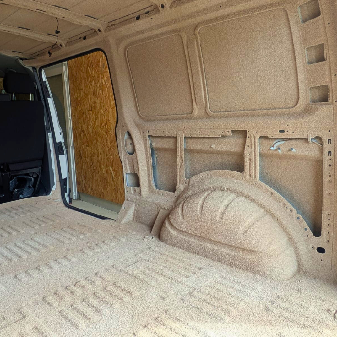 Aislamiento furgoneta : corcho proyectado